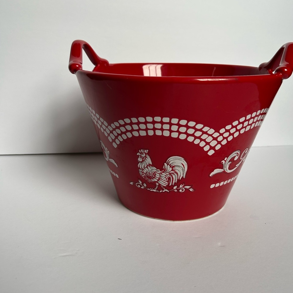 3qt Temp-tations Doodle Doo 3-qt Bowl with handle Red Rooster Design Bowl